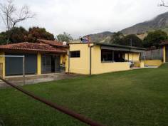Vende-se sítio em Piranguçu-MG.