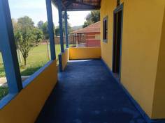 Aluga-se Casa de Campo em Pedralva-MG.