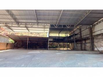 ALUGA-SE GALPAO COM 1300M2 RODOVIA POÇOS DE CALDAS